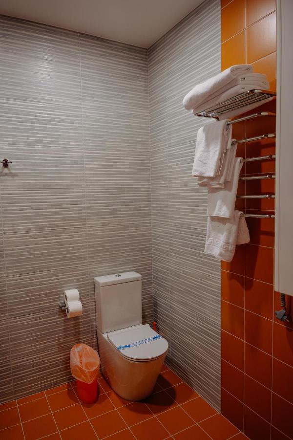 Lomo Hotel Uman Bagian luar foto
